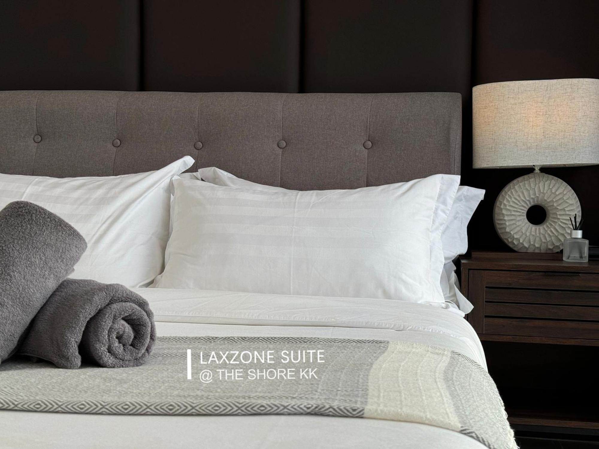 The Shore Cbd Kota Kinabalu By Laxzone Suite Exterior photo